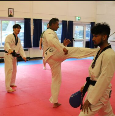 English-guided kicking session